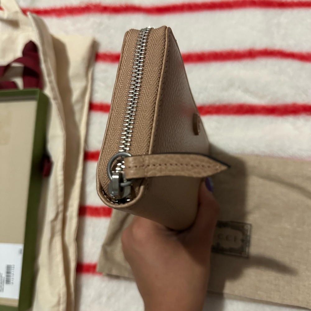 Gucci Beige Leather Wallet - Picture 4 of 13